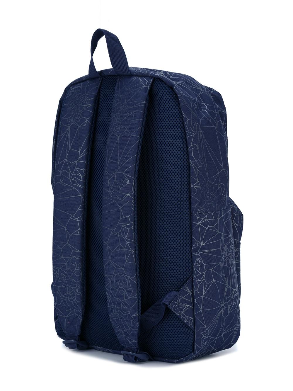 zipped classic backpack