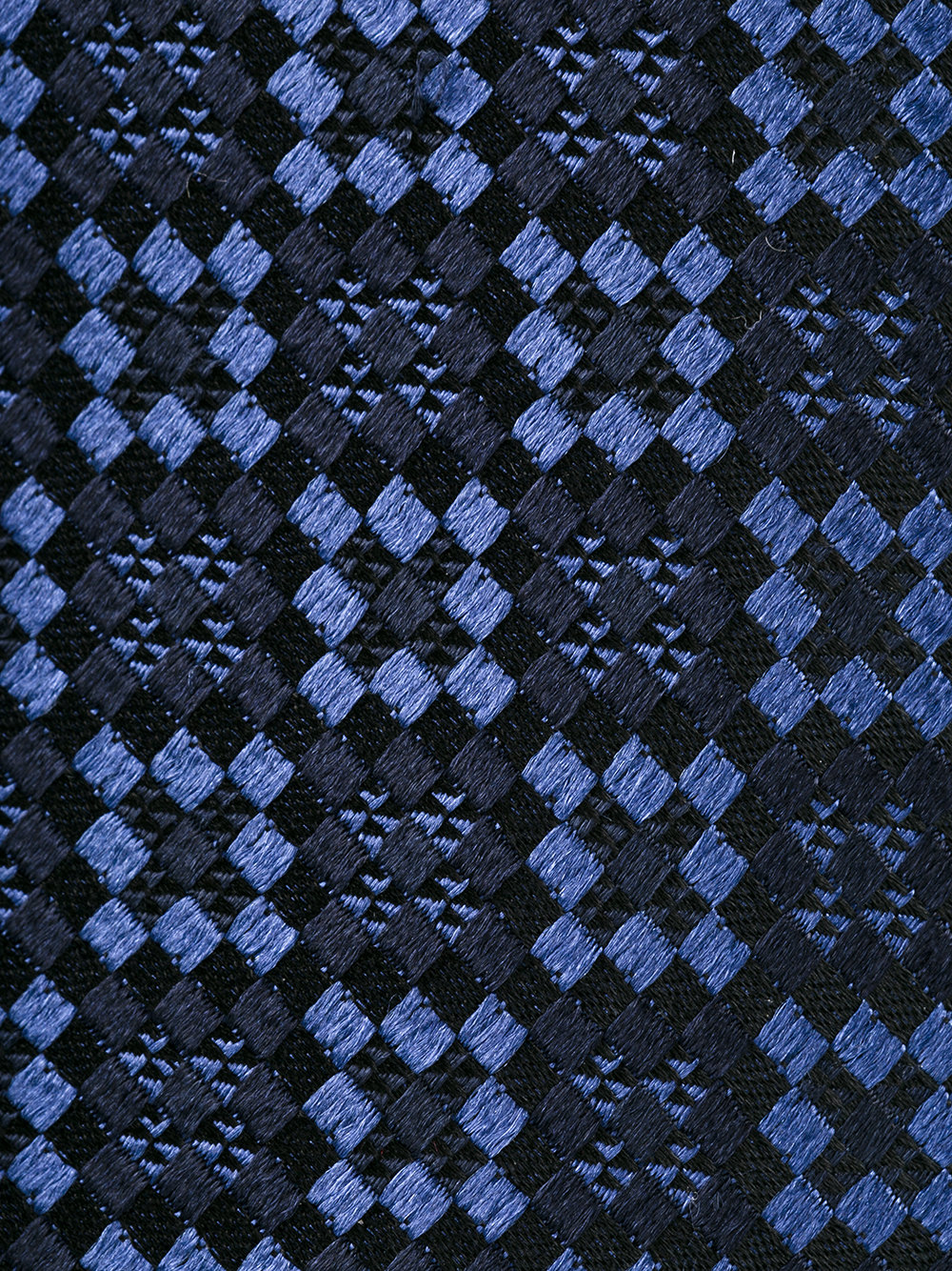 contrast patterned tie