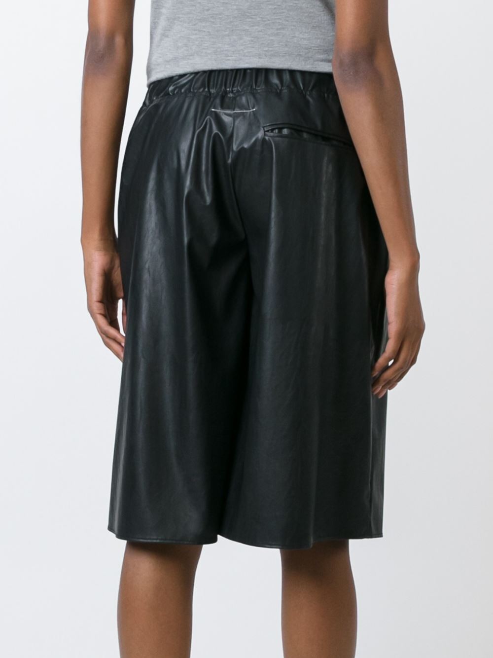 wide leg knee shorts