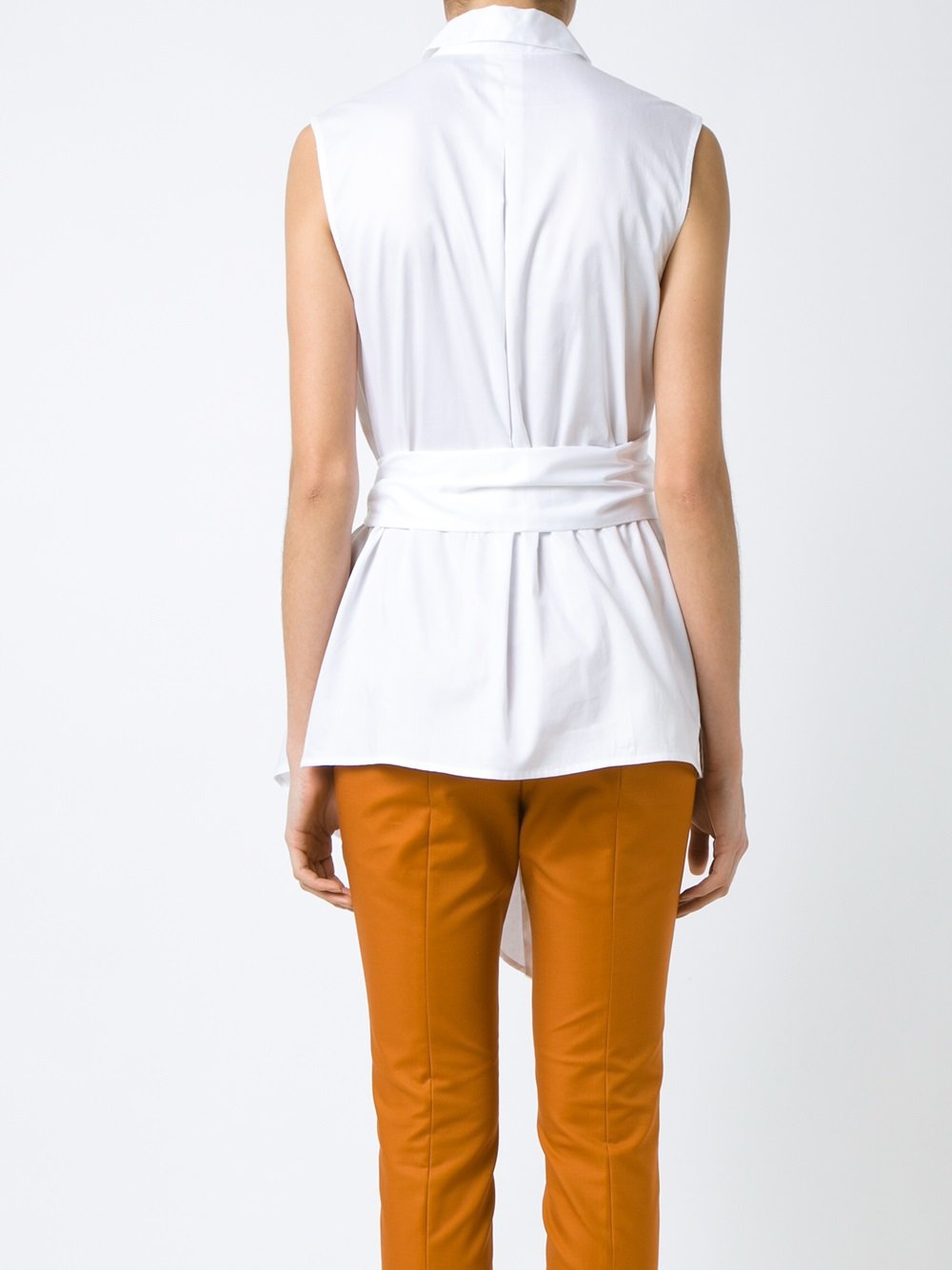sleeveless shirt