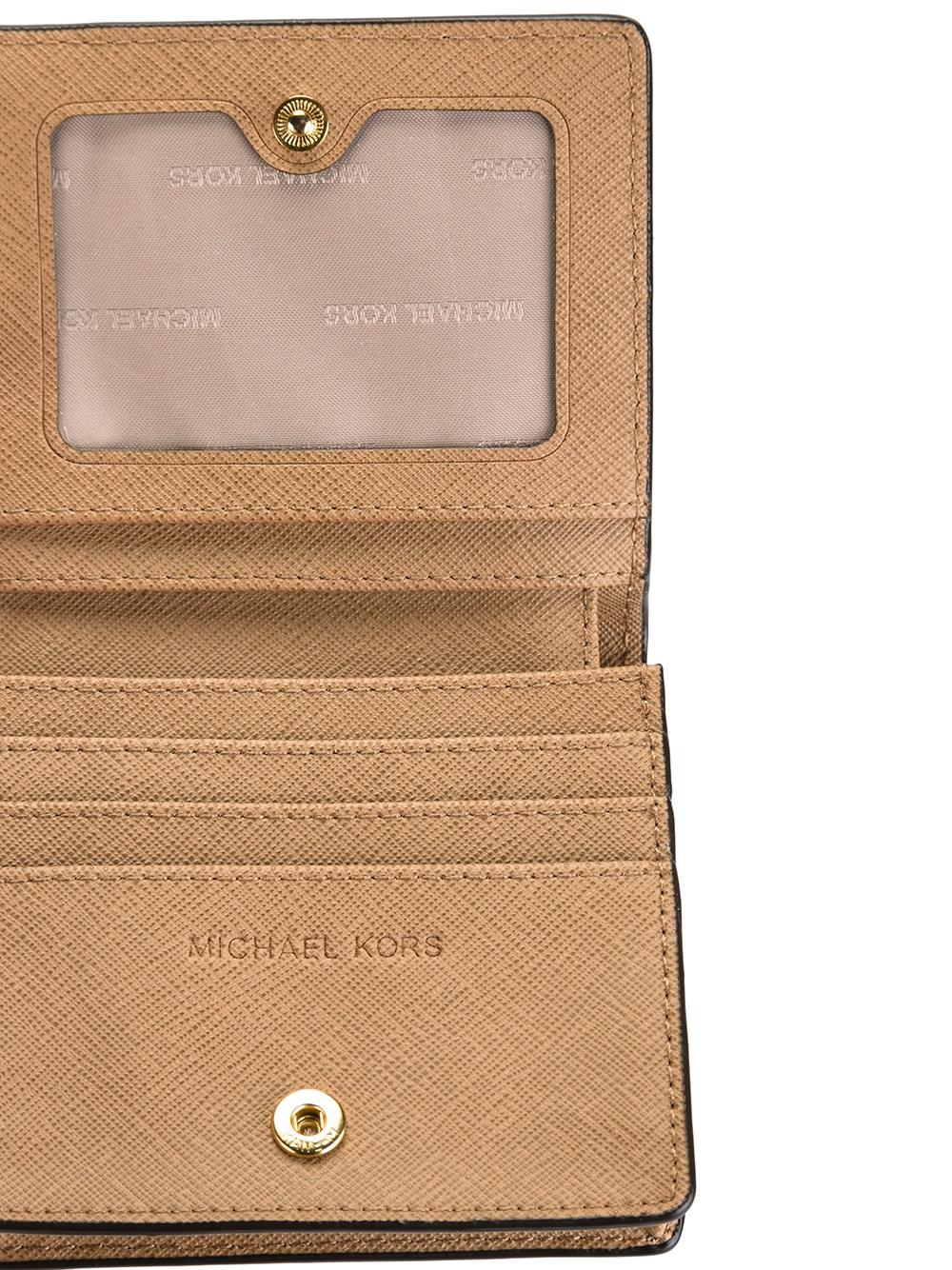 mini flap wallet 