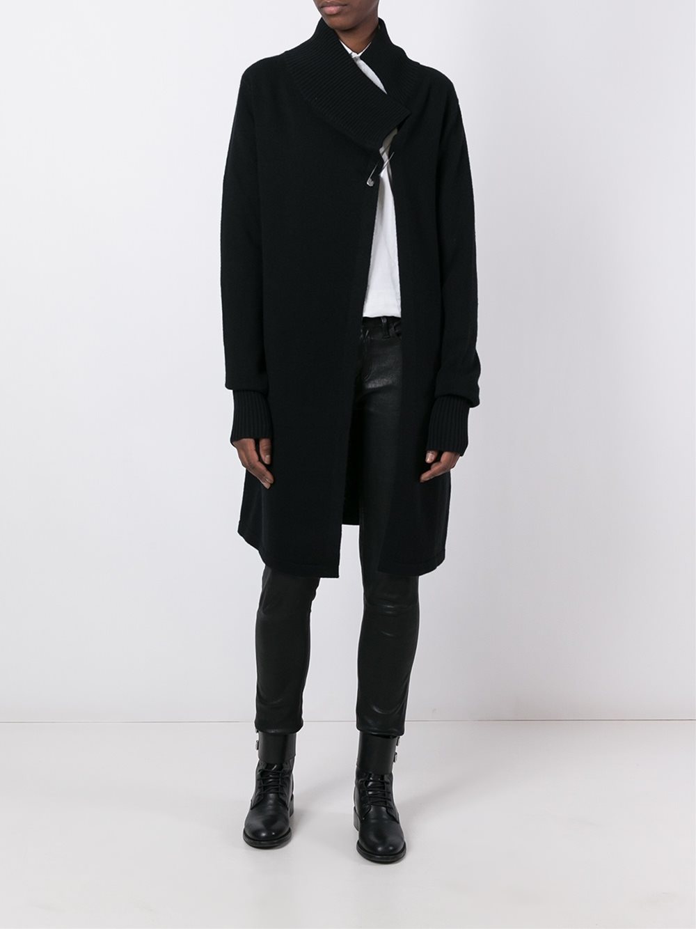pin fastening cardi-coat