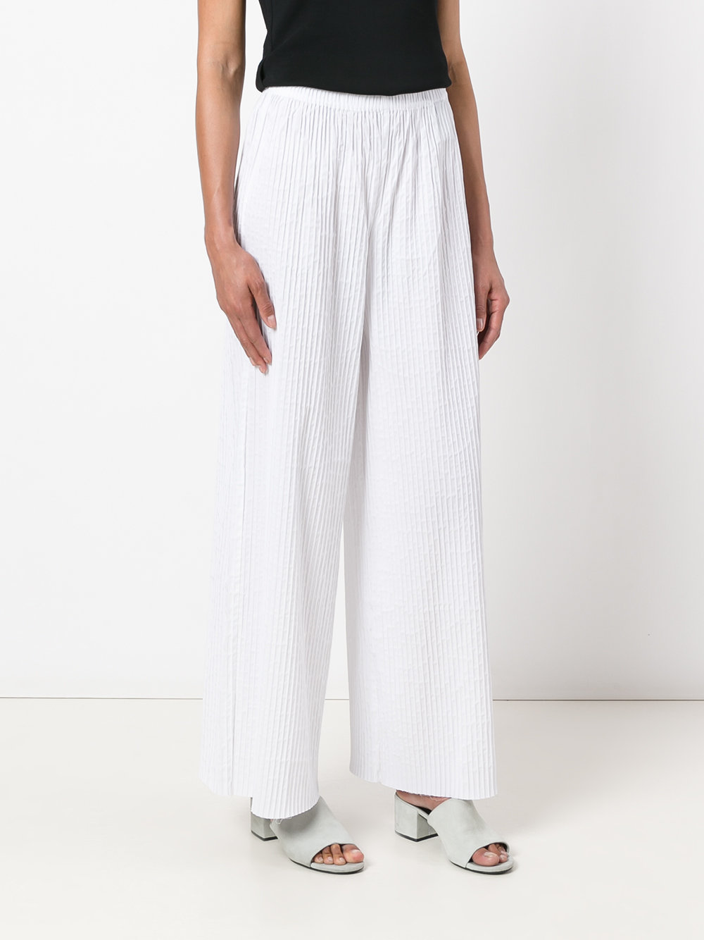 wide leg trousers