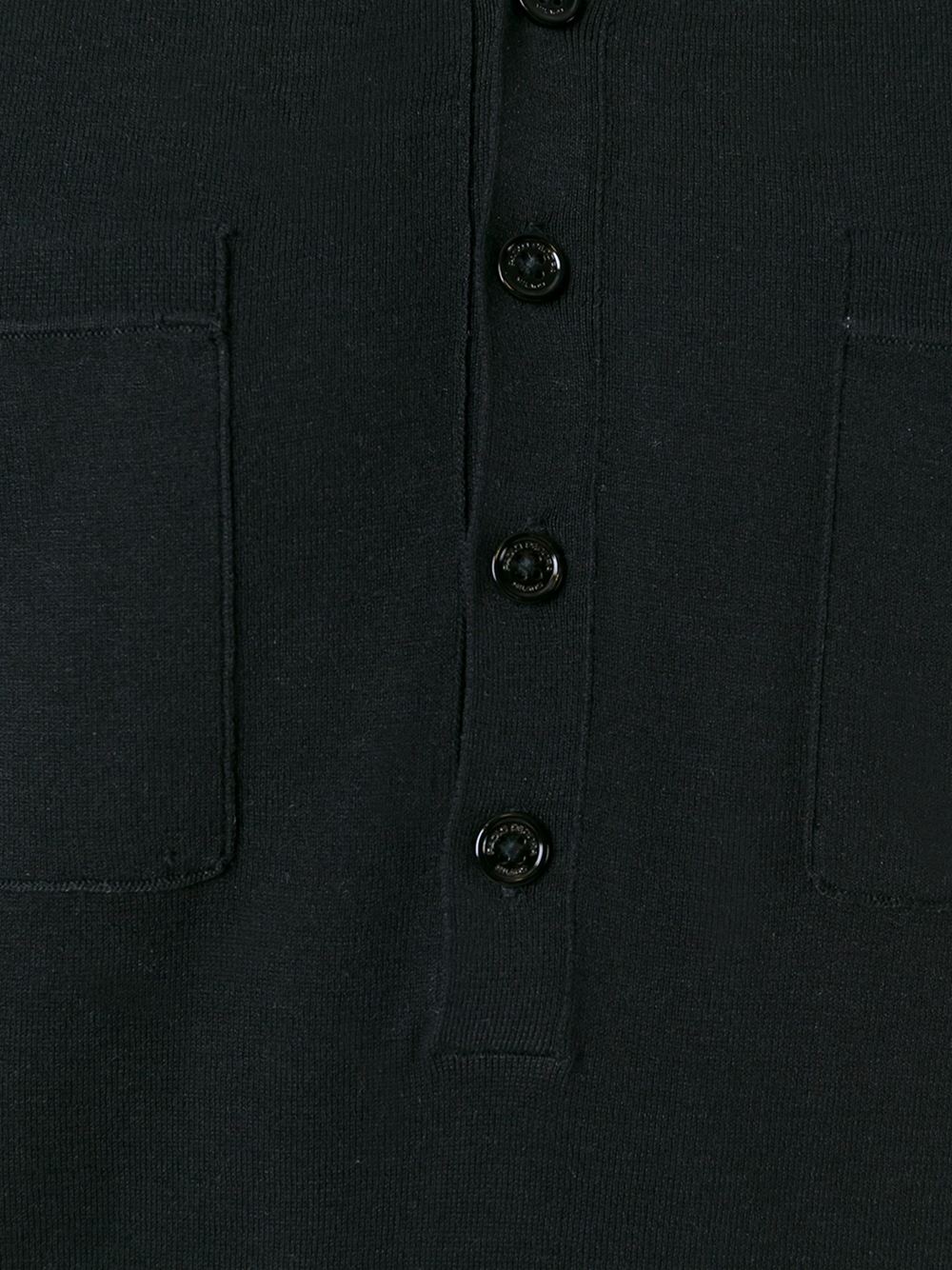 buttonned collar T-shirt