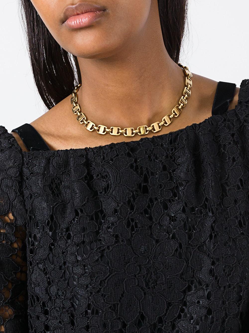 Vara plate necklace