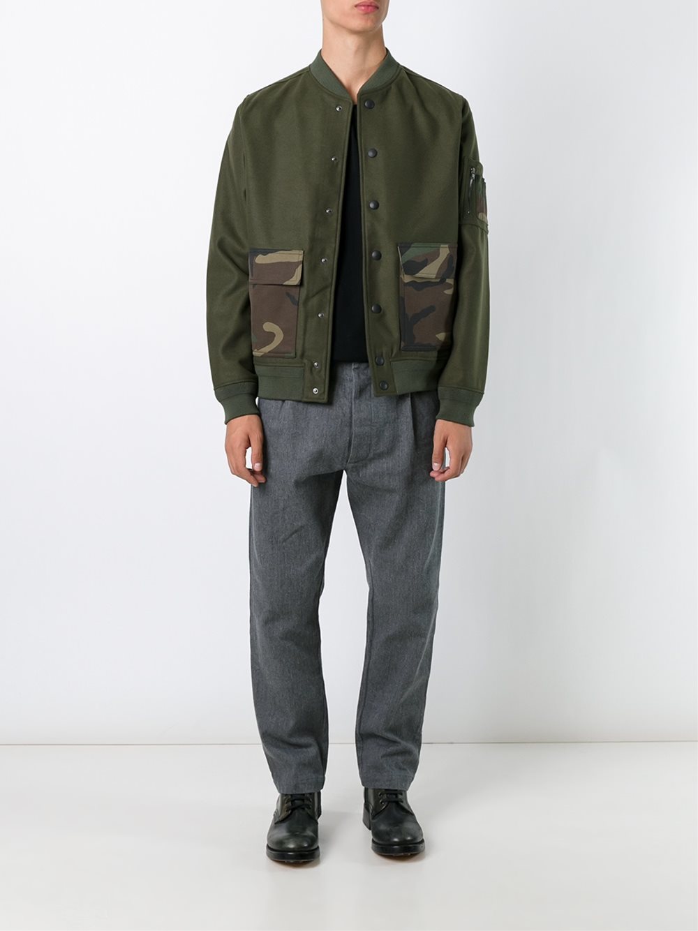 loose-fit trousers