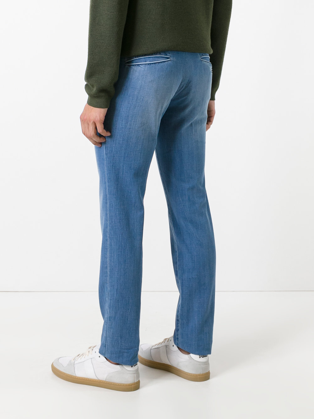 slim-fit jeans 