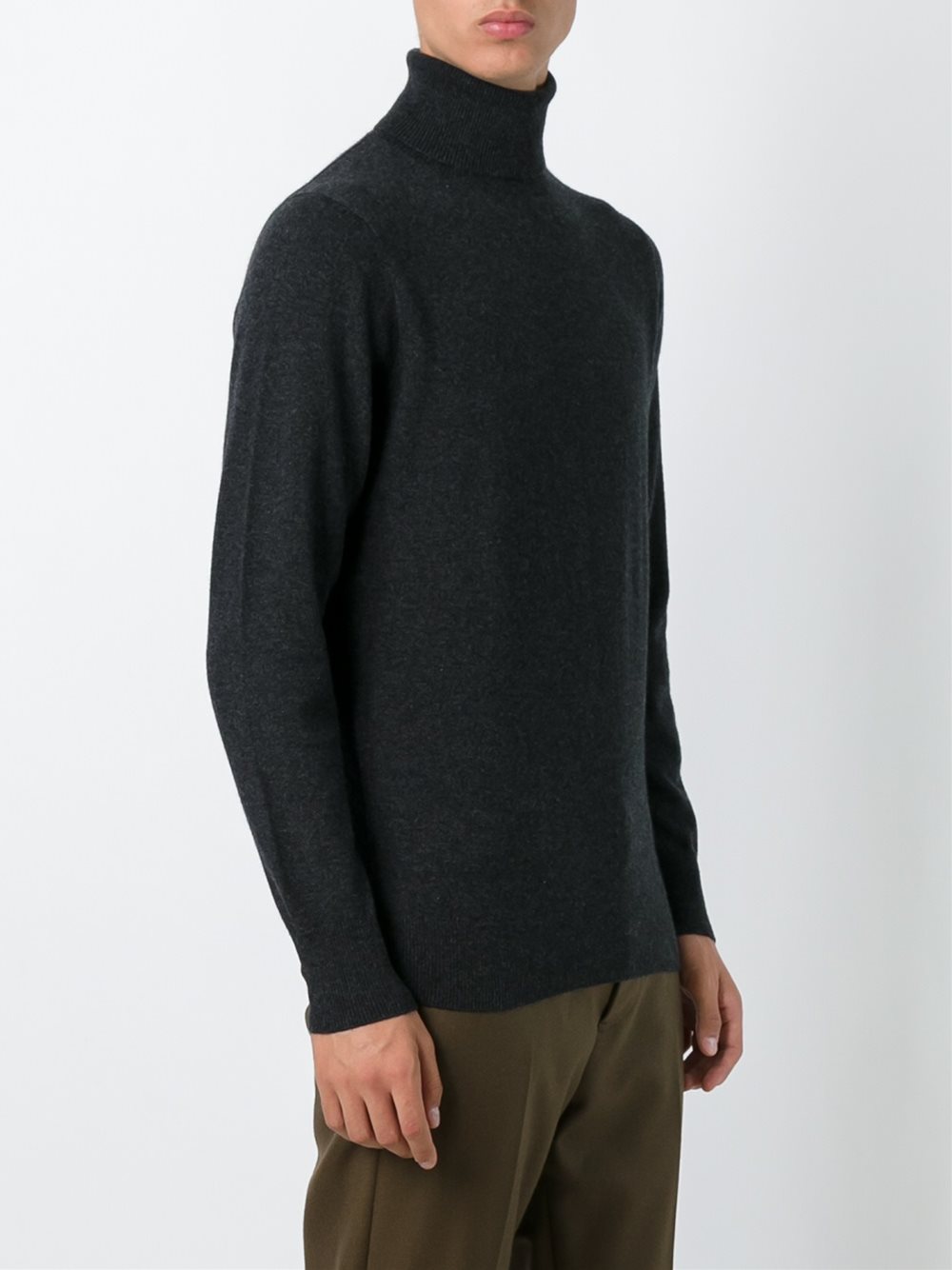 roll-neck jumper 