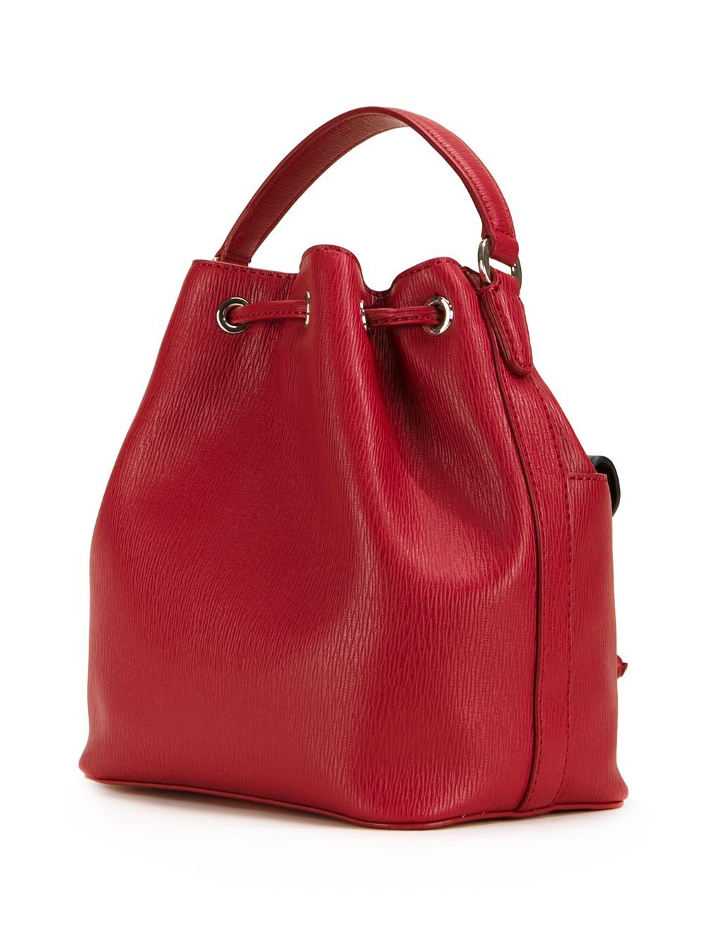 detachable strap bucket tote