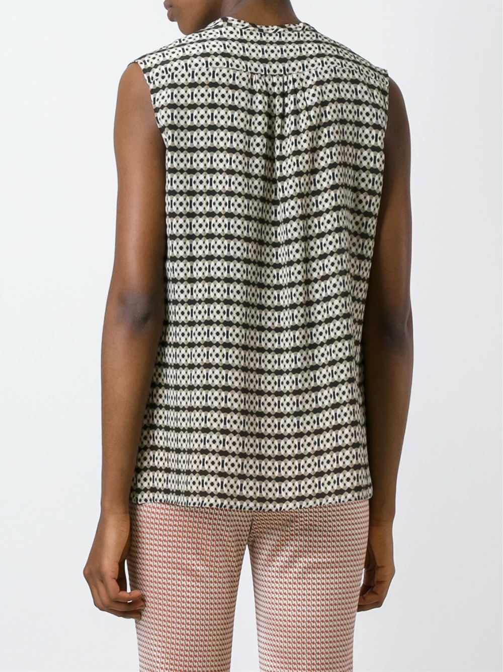 sleeveless wavy print blouse