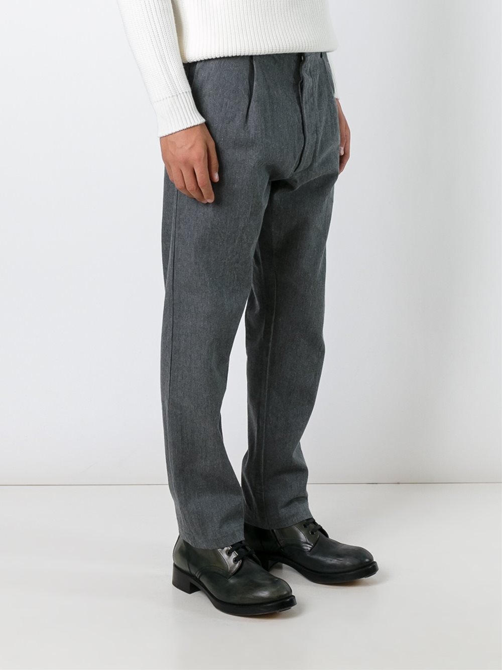 loose-fit trousers