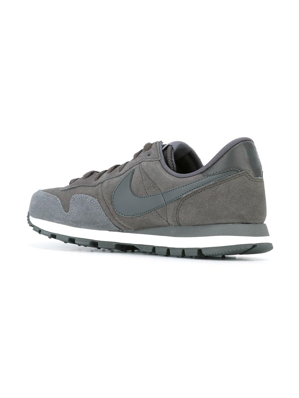'Pegasus 83'运动鞋