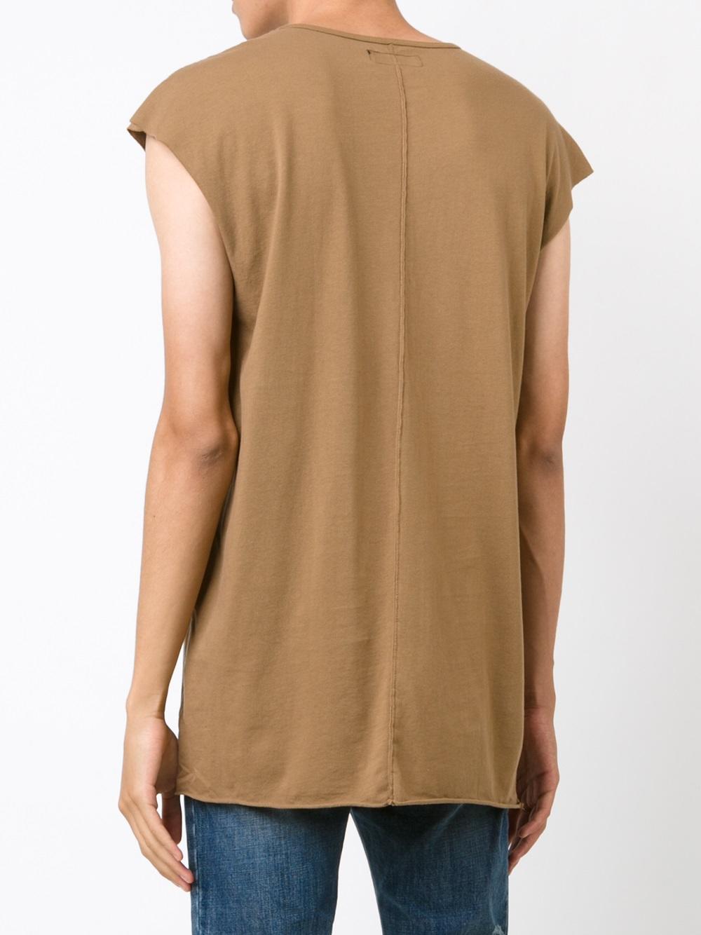 shortsleeved T-shirt
