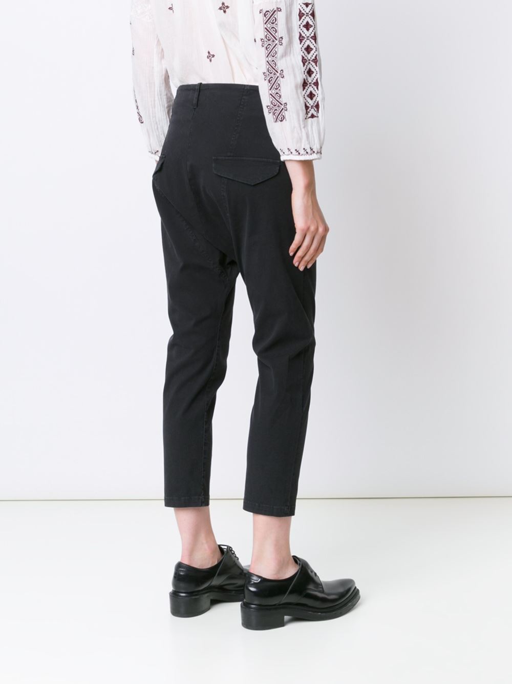 drop-crotch cropped trousers