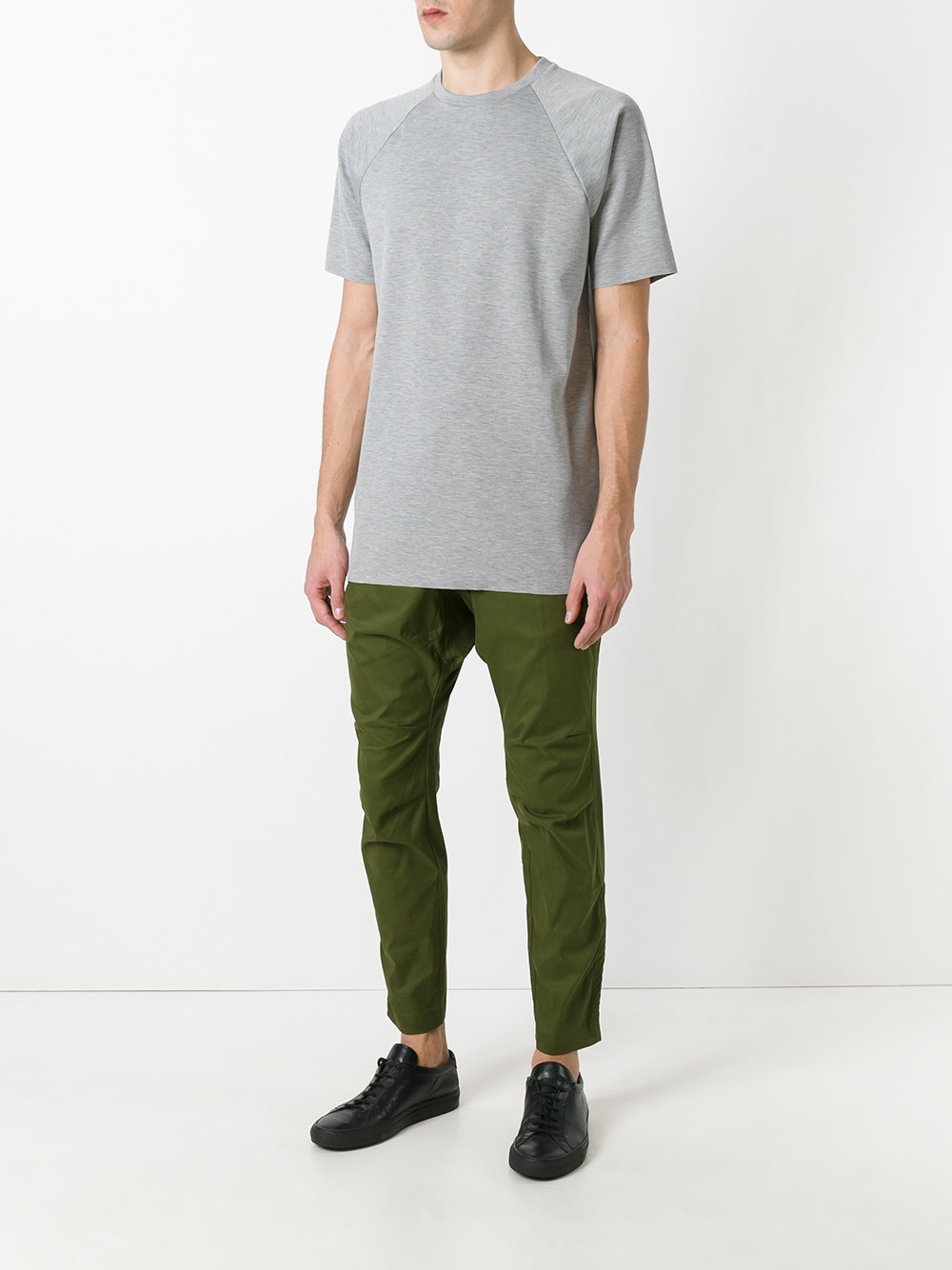drop-crotch trousers