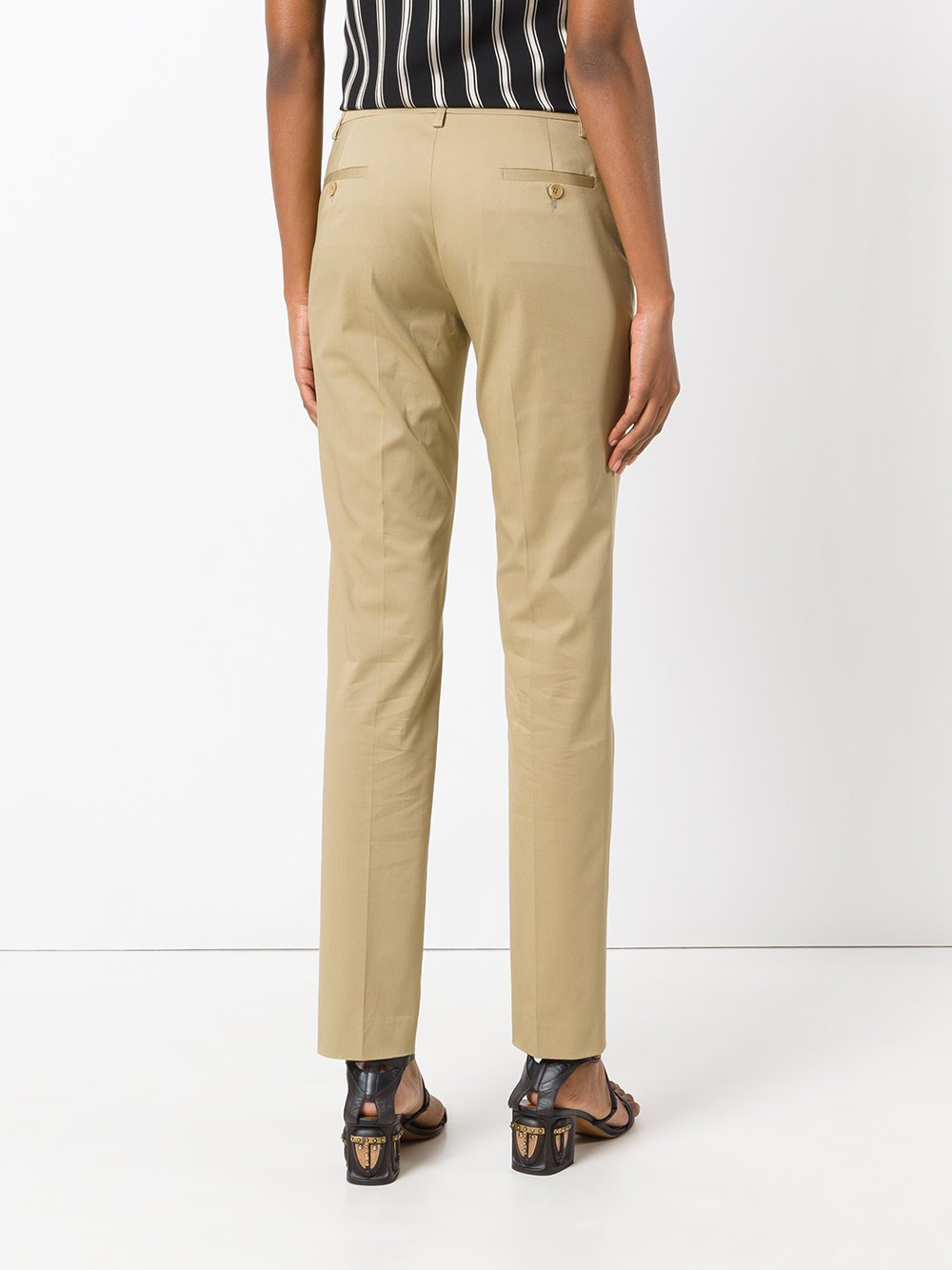 slim-fit trousers 