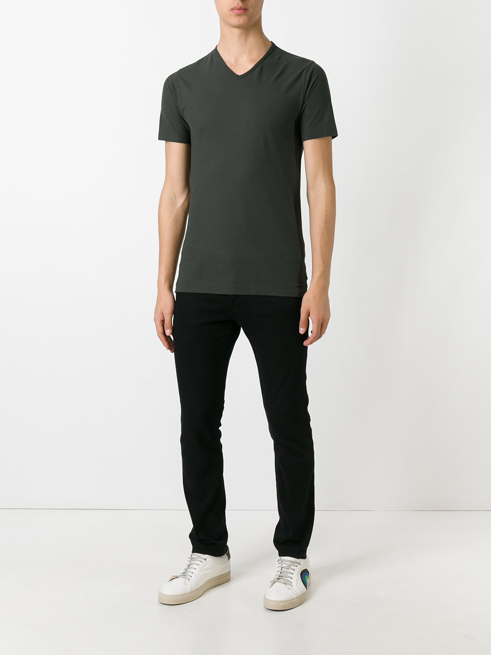V-neck T-shirt 