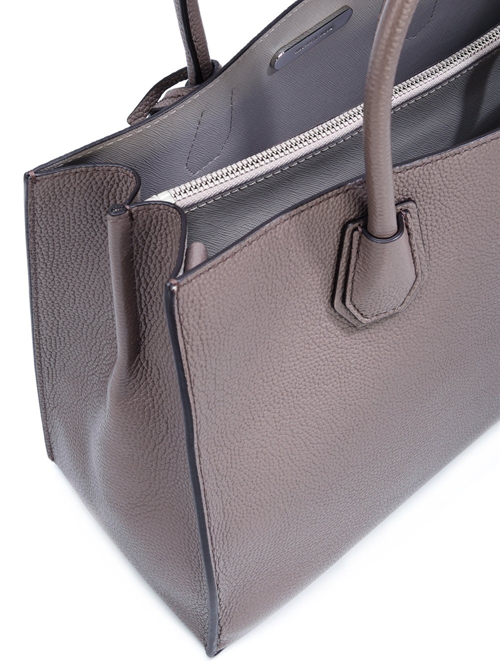snap closure tote bag