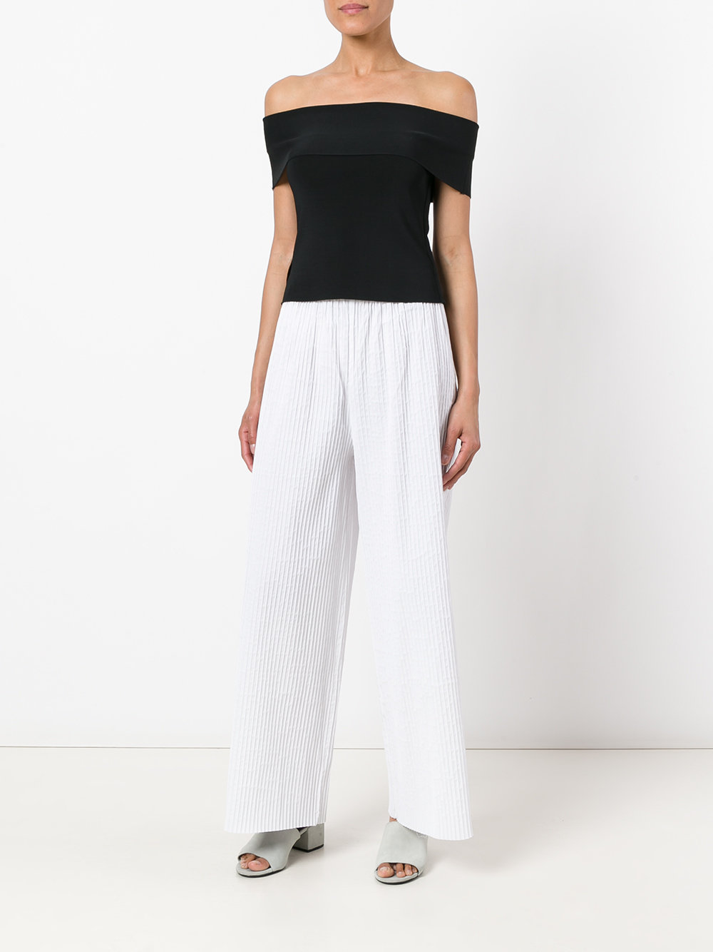 wide leg trousers