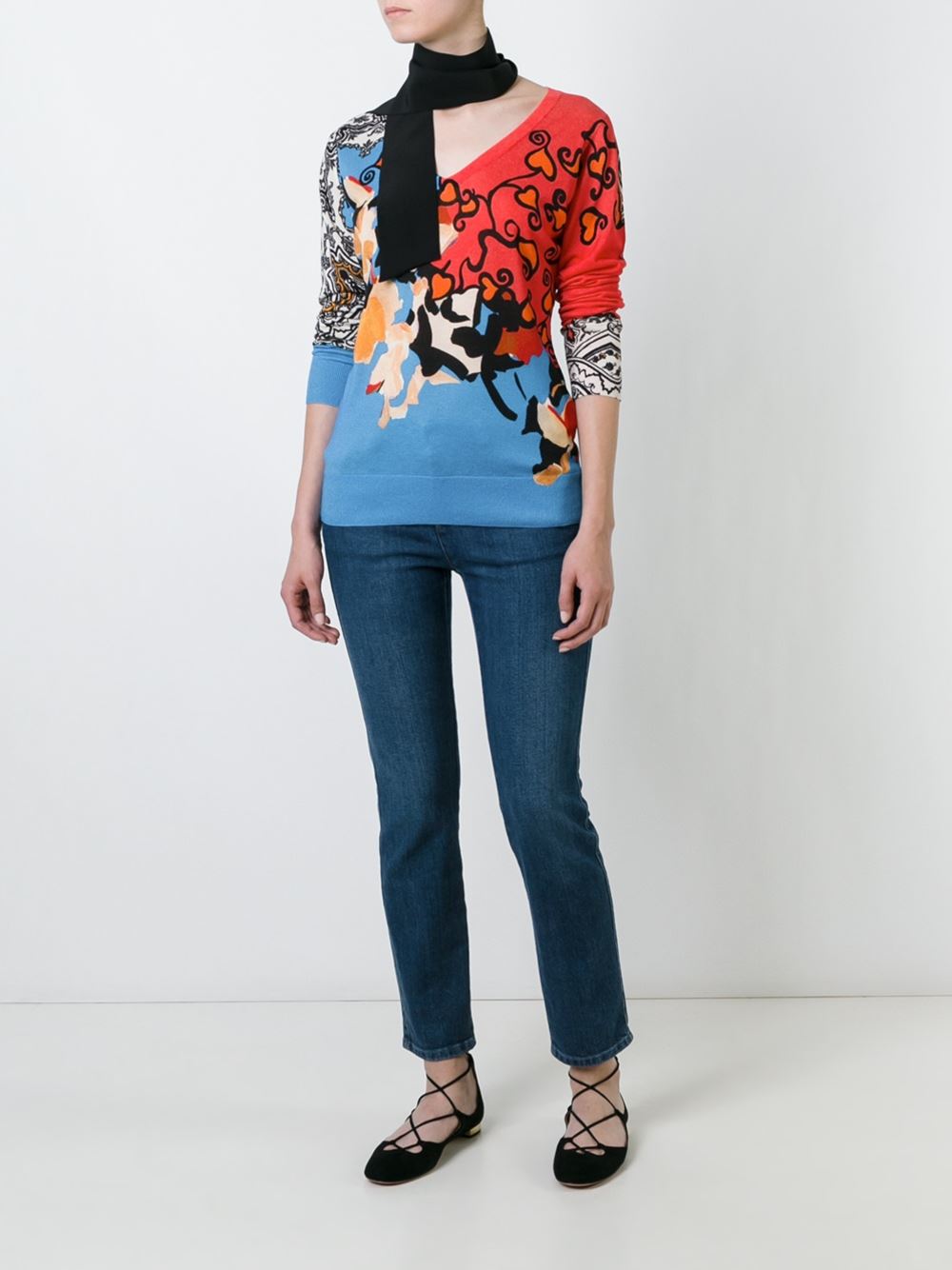 printed v-neck jumper