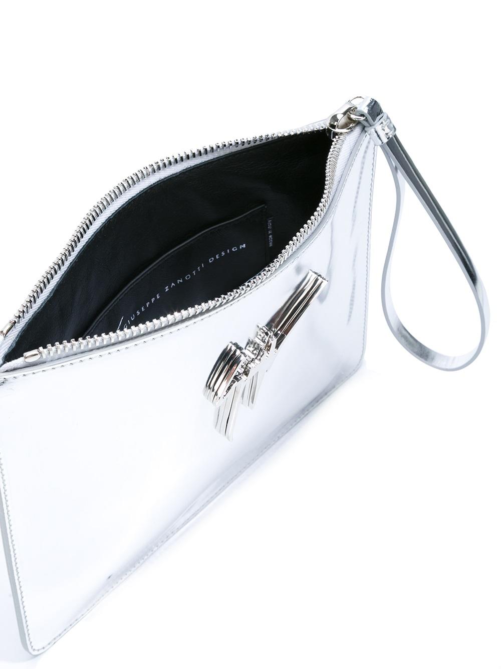 metallic clutch