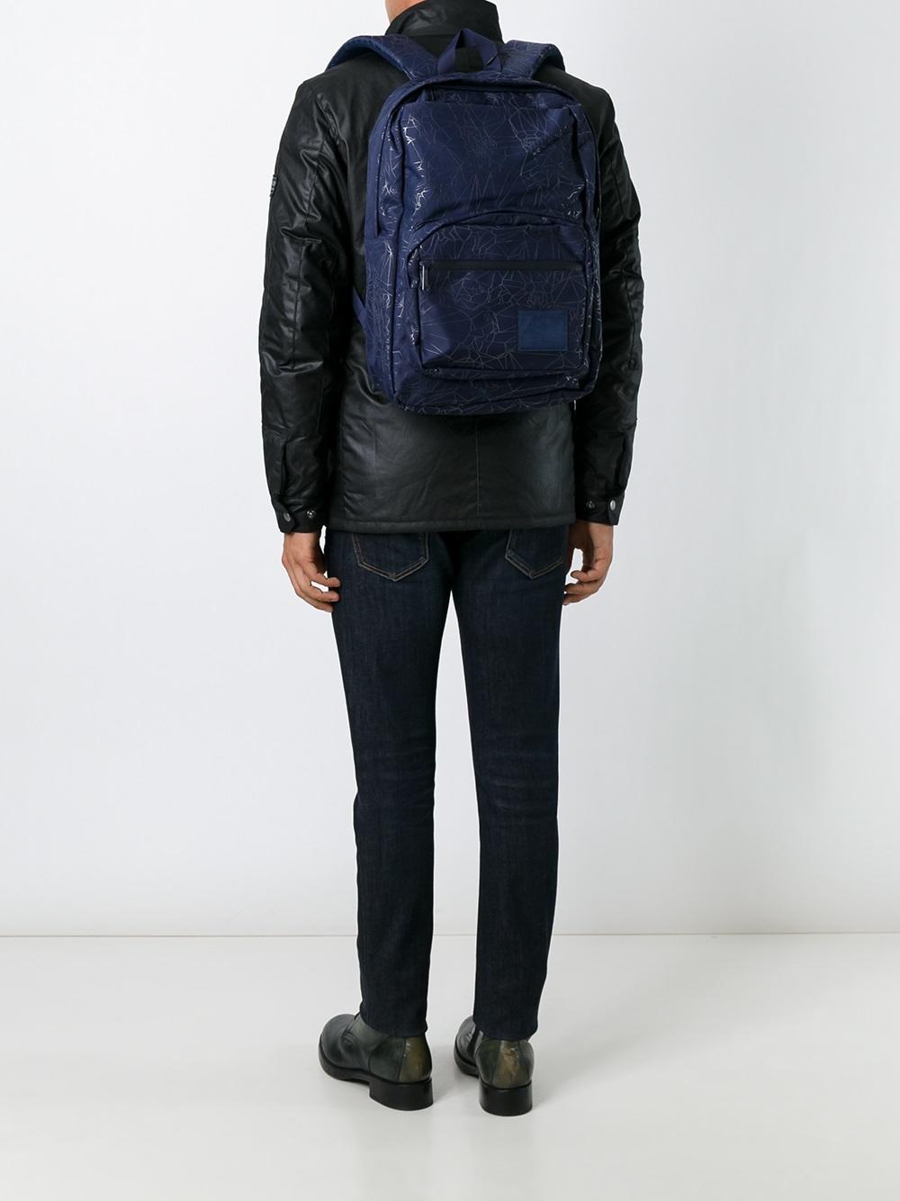 zipped classic backpack