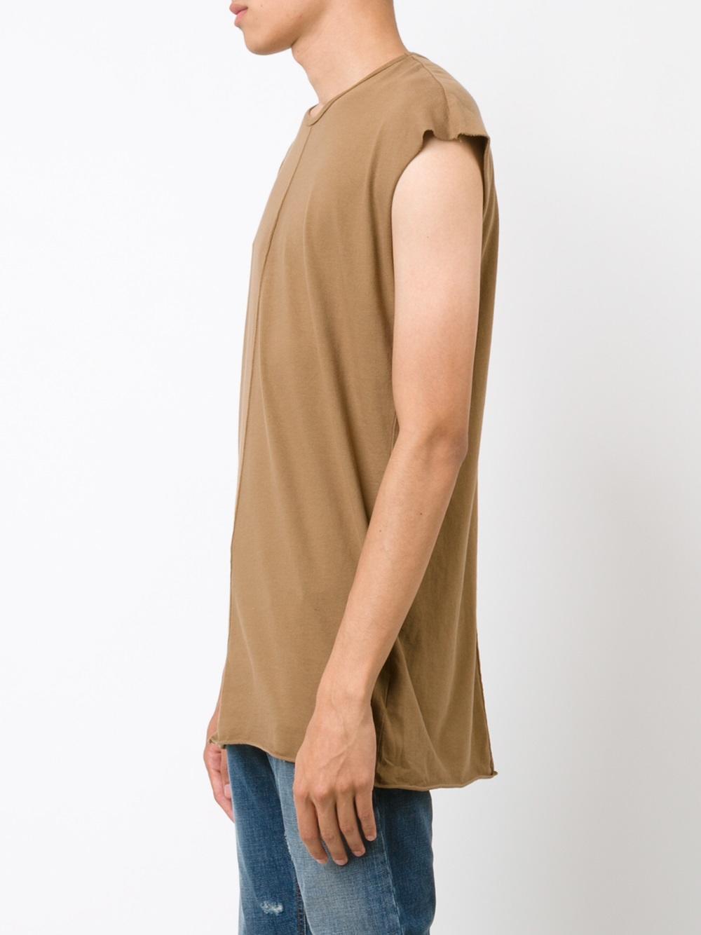 shortsleeved T-shirt