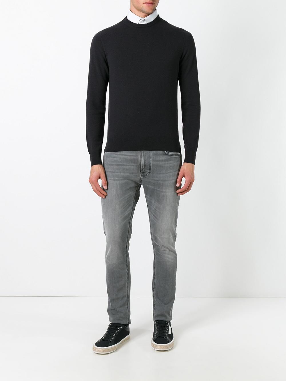 round neck jumper