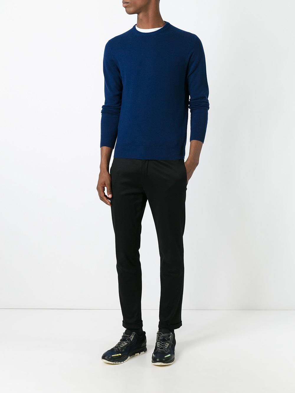 round neck jumper