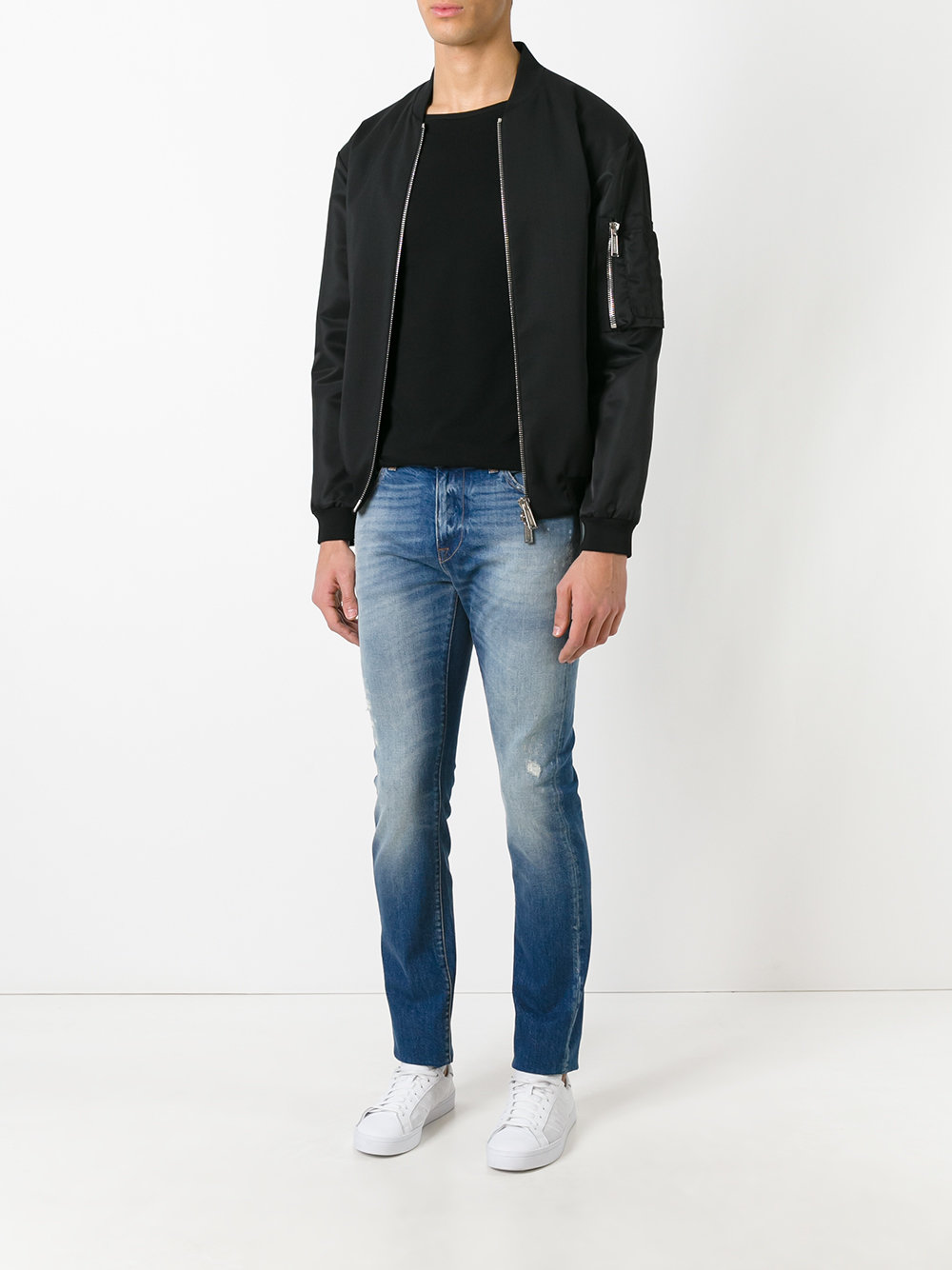 slim-fit jeans 