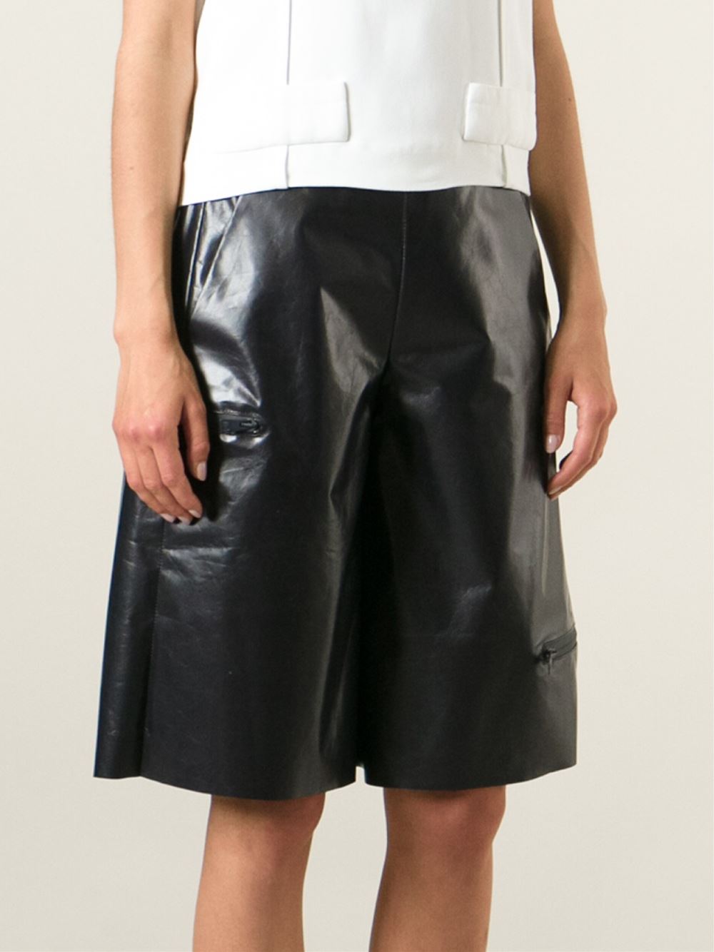 拉链皮革短裤