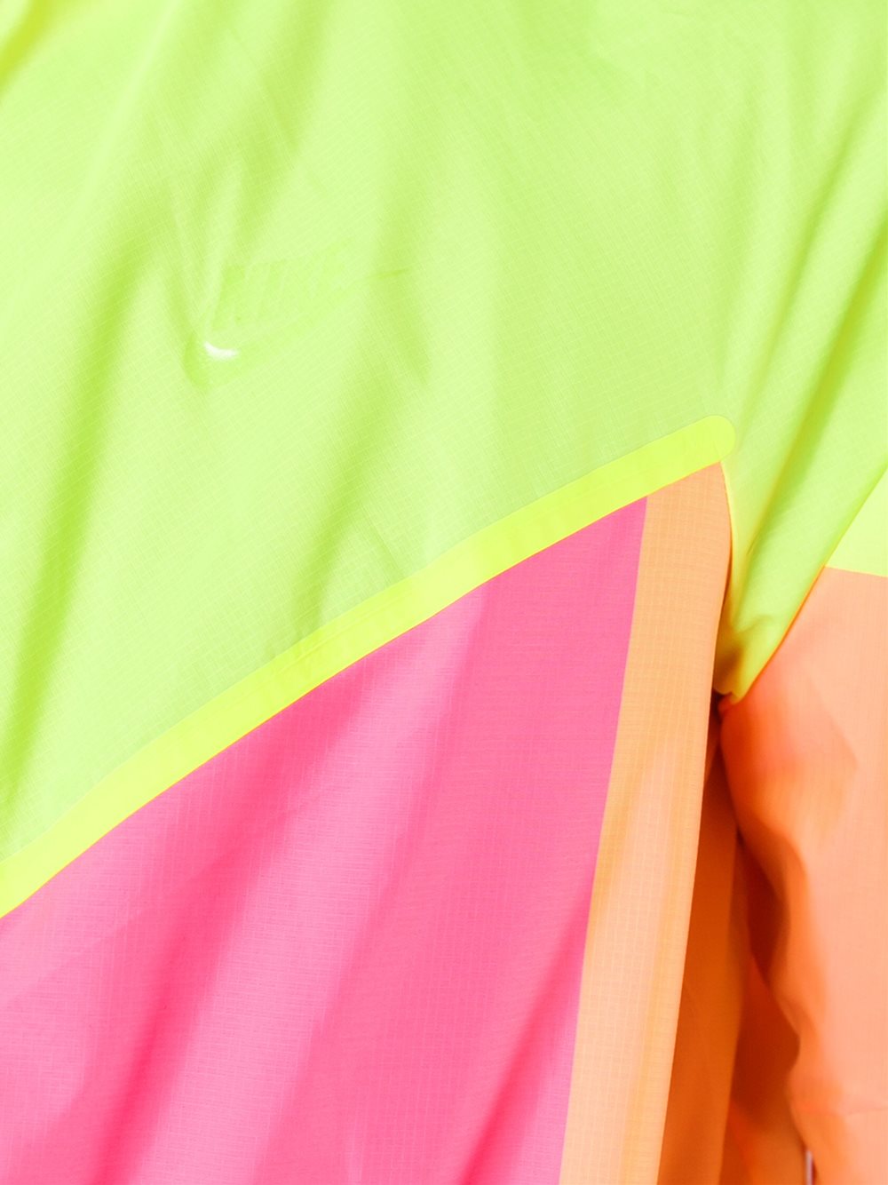 NikeLab x Kim Jones收纳式仿风夹克