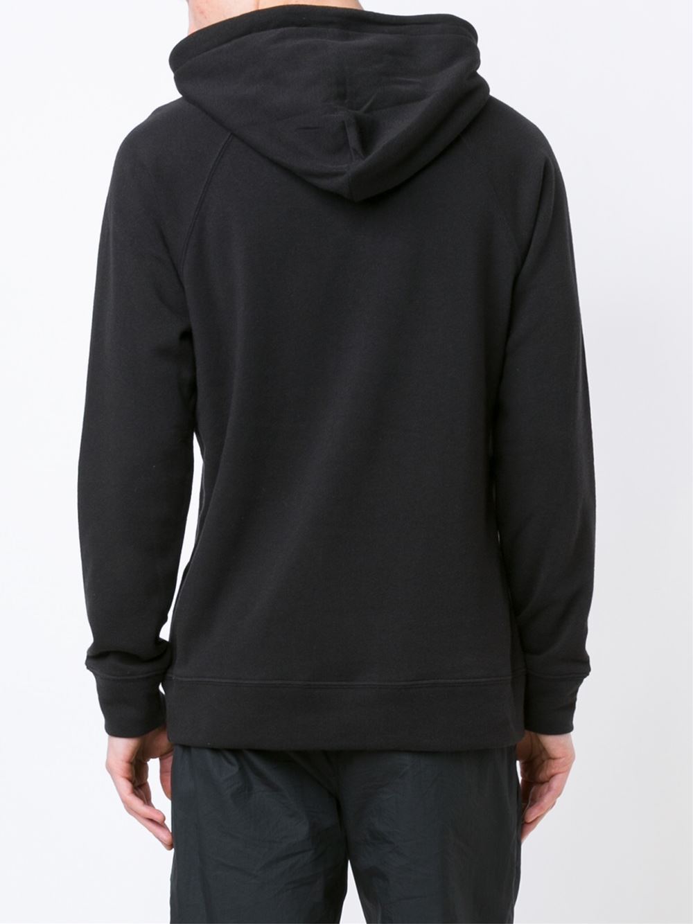 正面口袋兜帽上衣