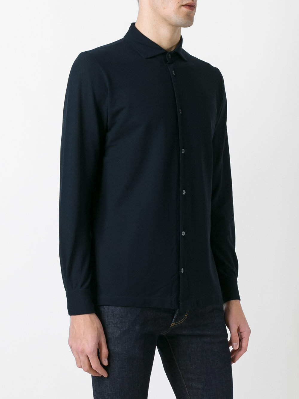 spread collar shirt