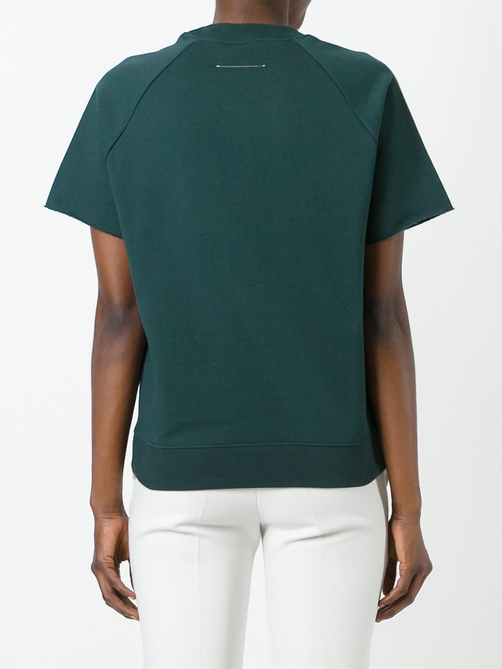 shortsleeved sweatshirt