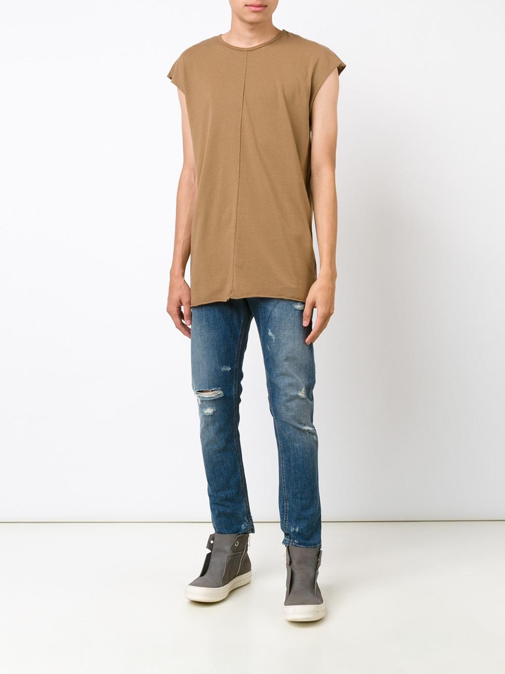 shortsleeved T-shirt