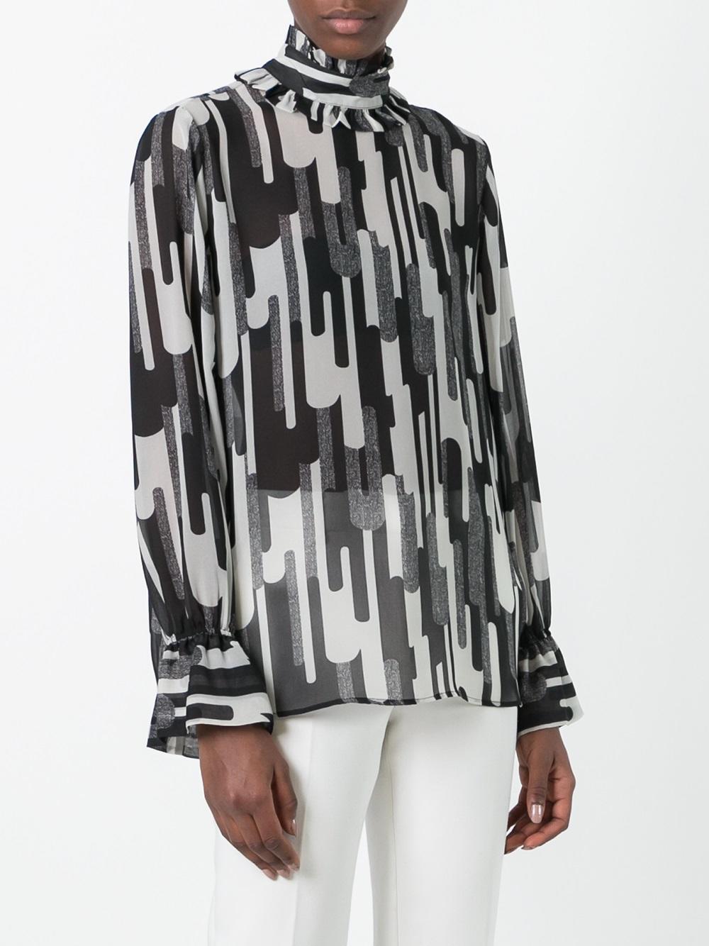 pleated collar blouse