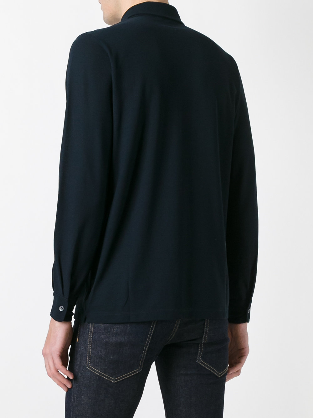 spread collar shirt