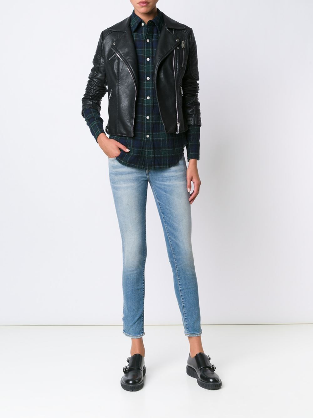 stonewashed cropped jeans