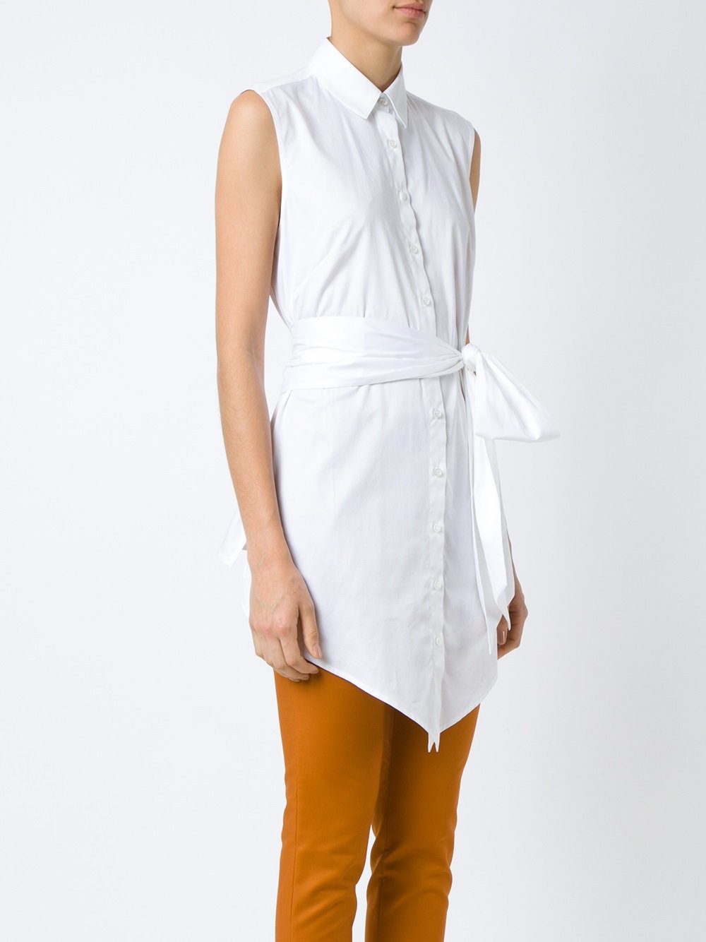 sleeveless shirt