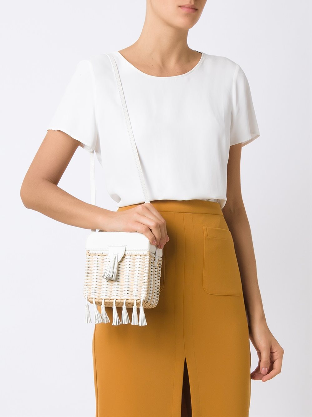 straw shoulder bag