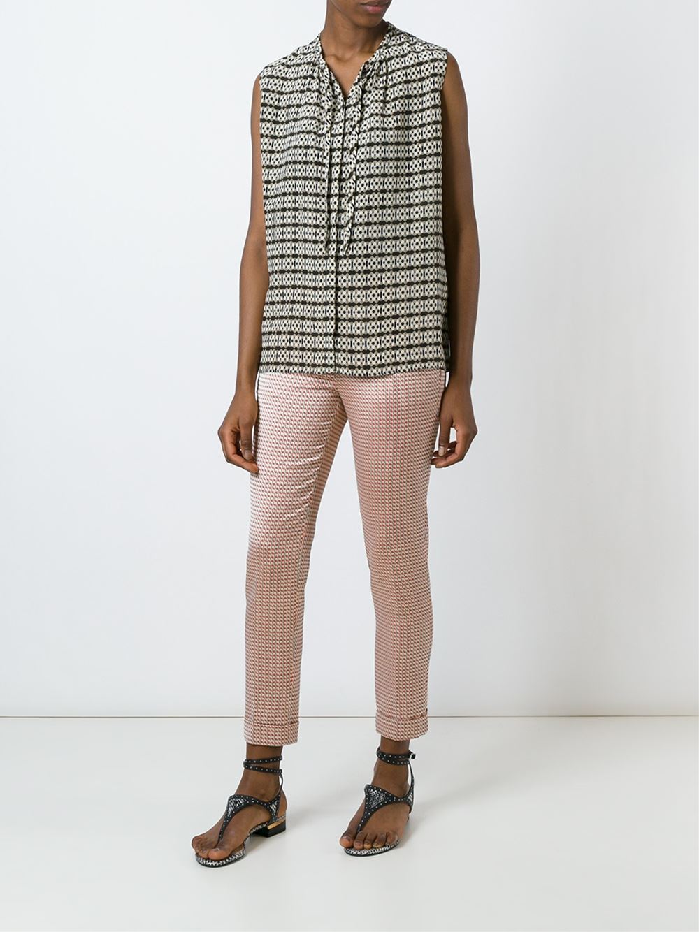 sleeveless wavy print blouse