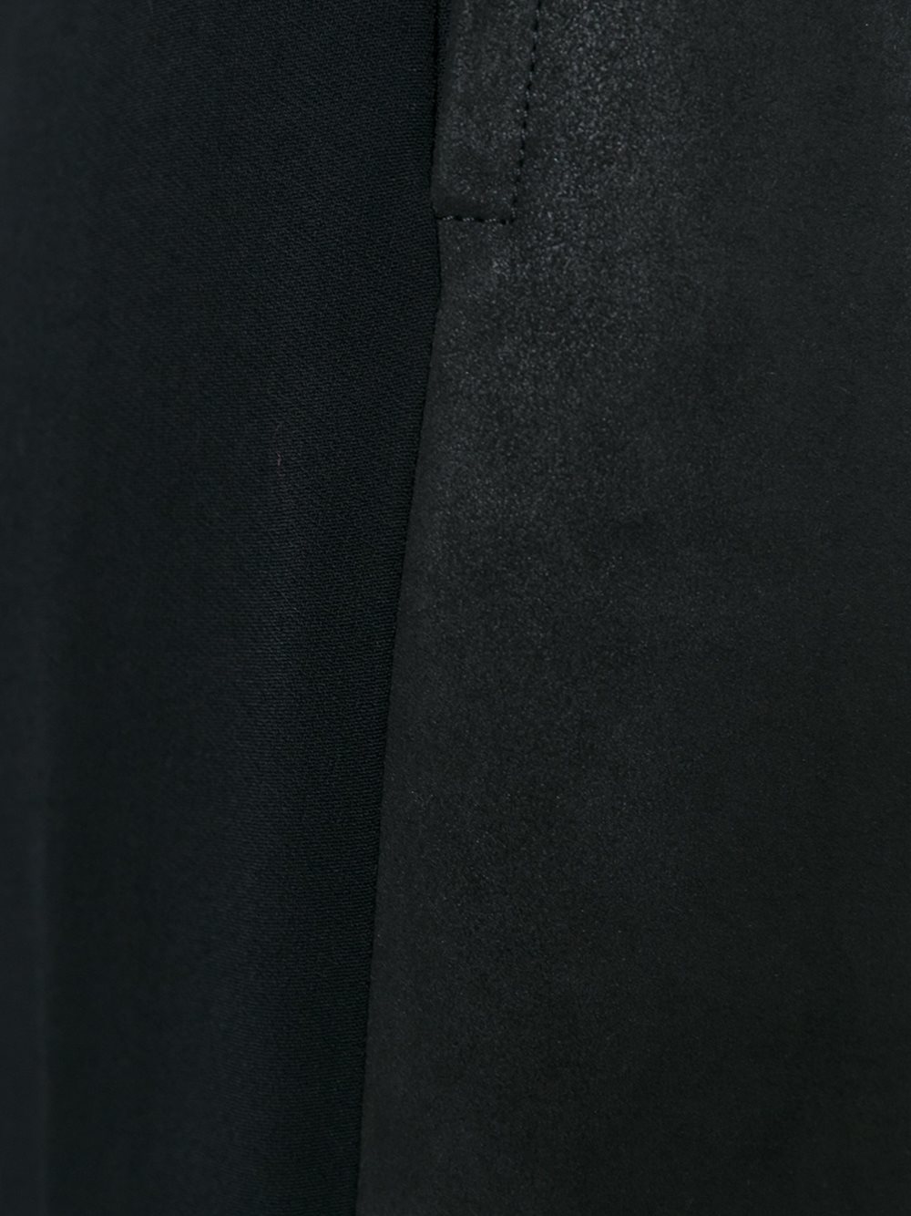 loose-fit cropped trousers