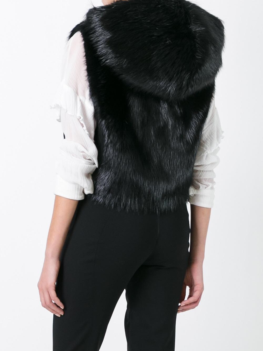 fur sleeveless jacket 