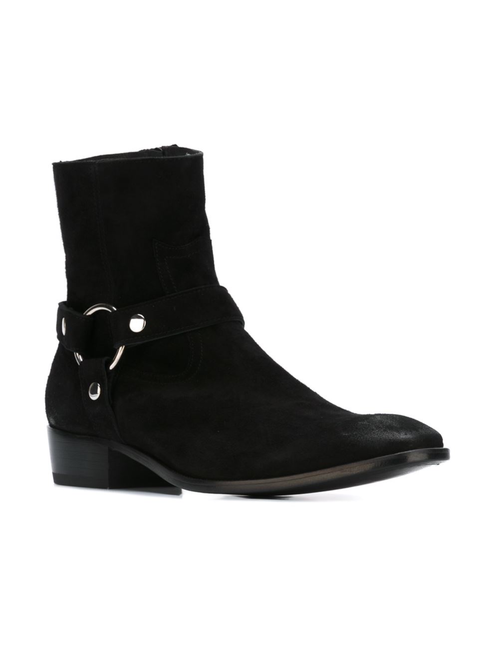 'Ring' boots