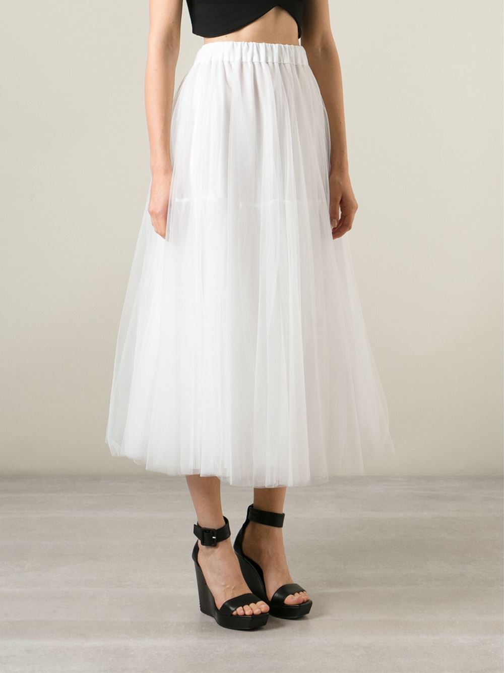 长款薄纱半身裙