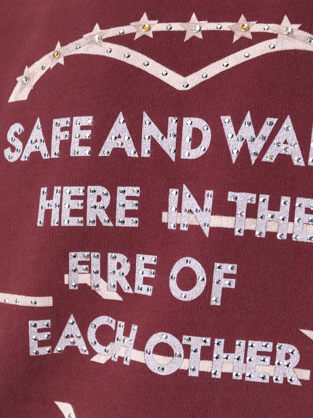 'Safe and Warm'套头衫