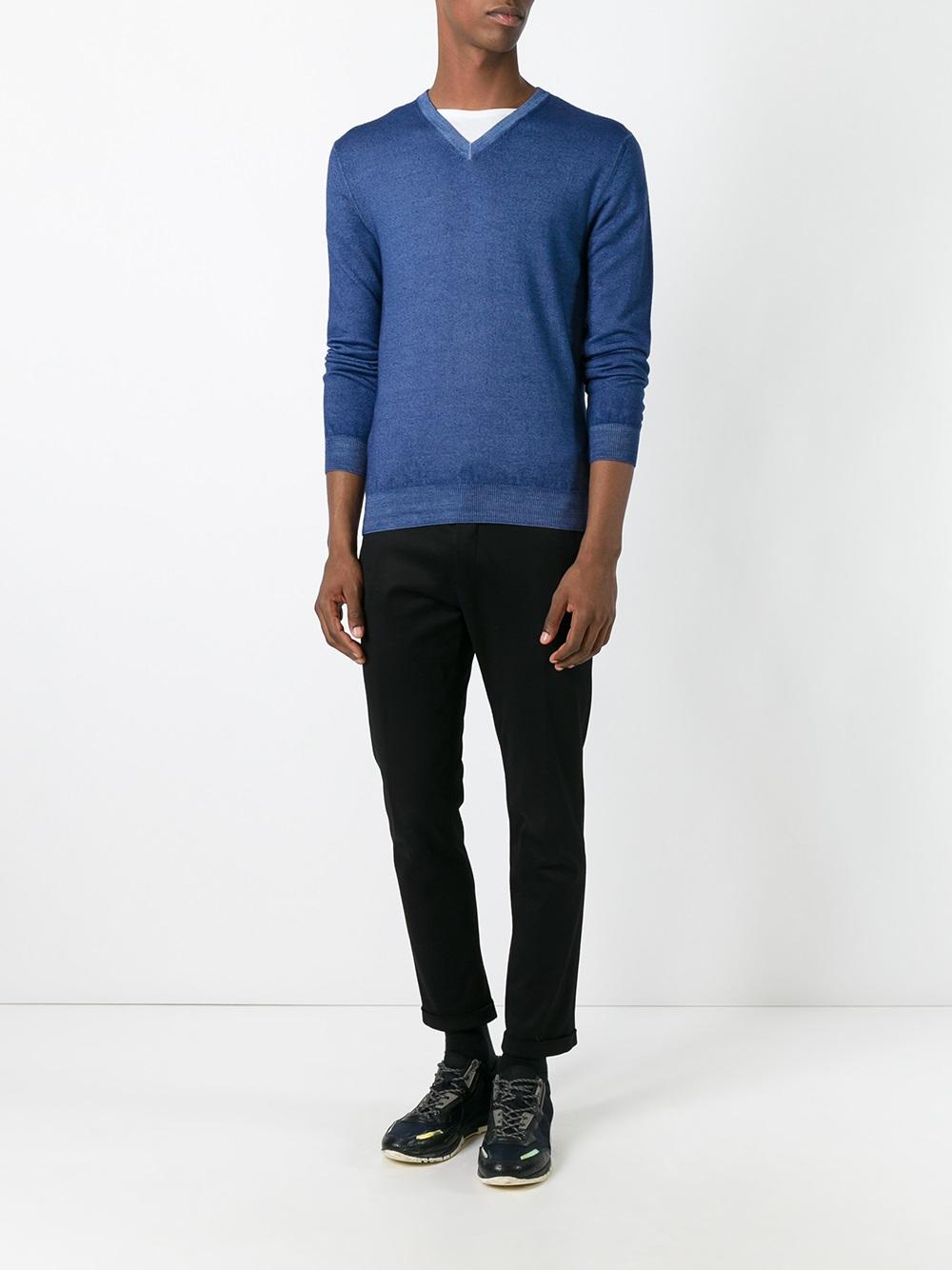 V-neck jumper