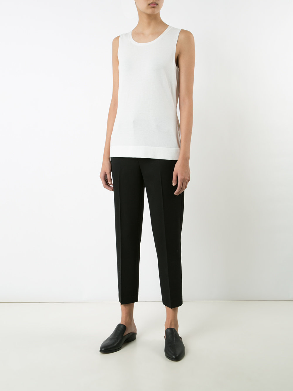 scoop neck tank top