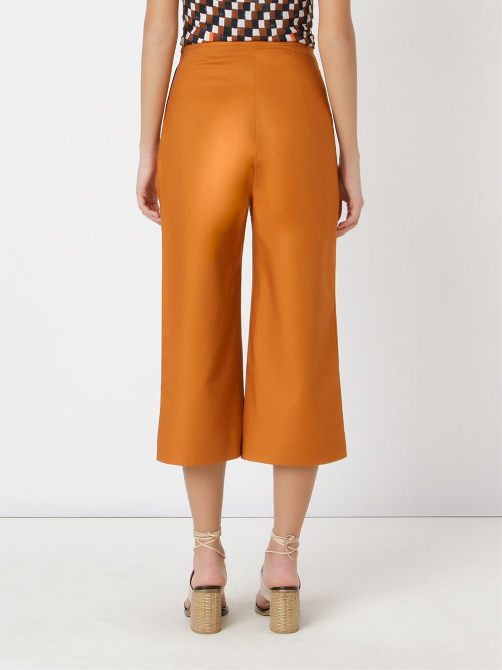 side pocket cropped trousers